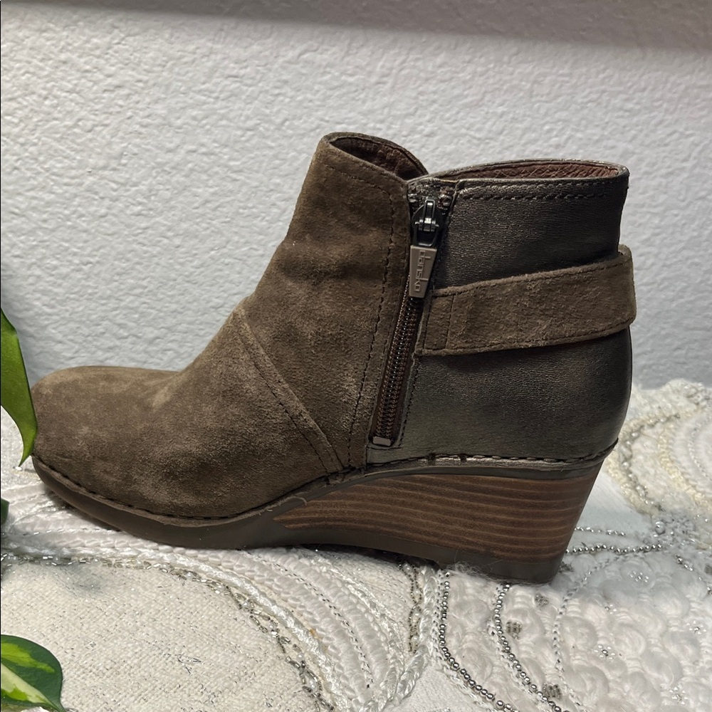 Dansko Shirley Ankle Bootie - Picture 6 of 13
